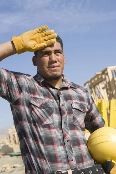 Arquitecto Cansado Mirando Hacia Otro Lado Obra —  Fotos de Stock