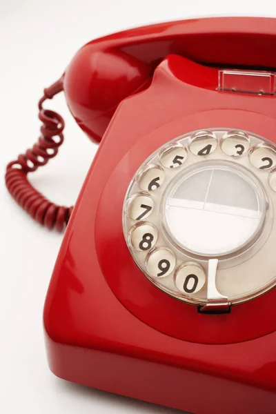 Παλιομοδίτικο Κόκκινο Τηλέφωνο Απομονώνονται Λευκό Φόντο — Φωτογραφία Αρχείου