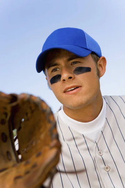 Young Baseman Ready Catch Ball Mitt — Stock Photo, Image