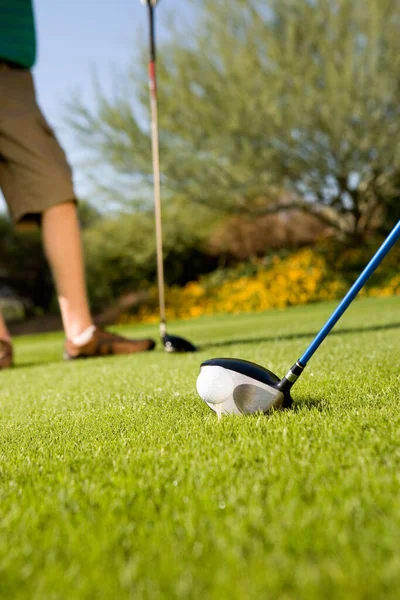 Vista Clube Golfe Com Homem Jogando Golfe Fundo — Fotografia de Stock