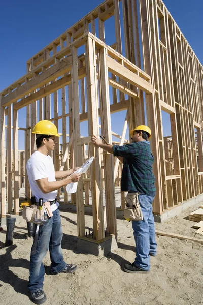 Trabajadores Industriales Que Trabajan Obra — Foto de Stock