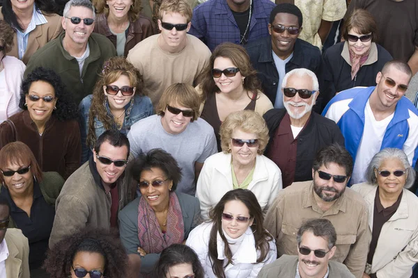 Vista Ángulo Alto Personas Multiétnicas Felices Con Gafas Sol —  Fotos de Stock