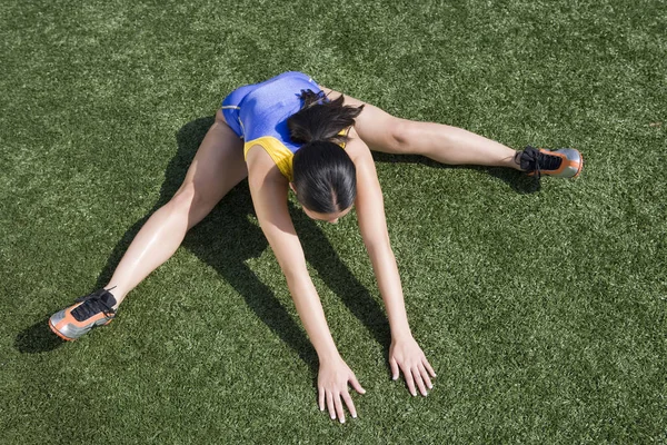 High Angle View Female Athlete Exercising Field — Stock Photo, Image