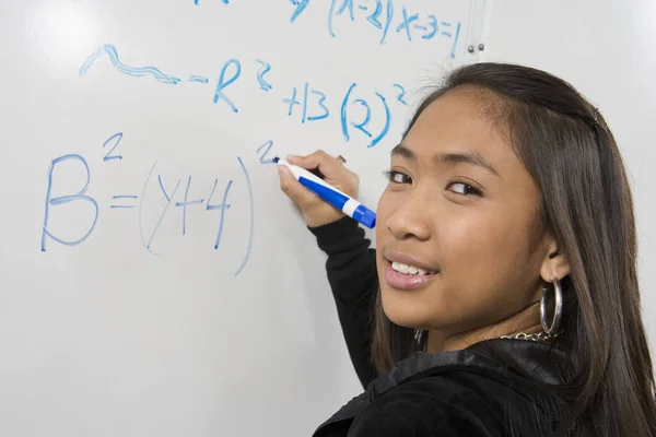 Portrait Asian Student Solving Matematika Problem White Board — Stok Foto