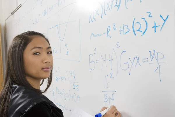 Portrait Asian Female Student Solving Matematika Problem White Board — Stok Foto