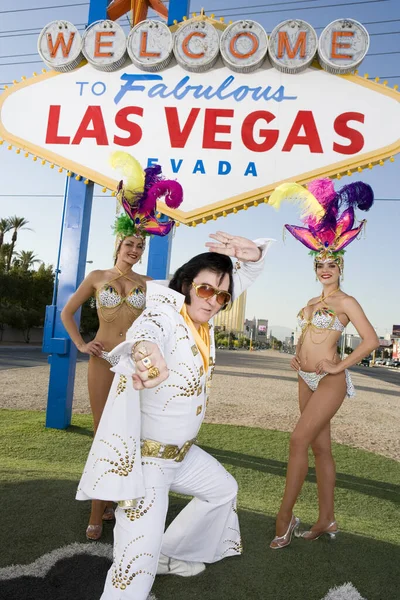 Retrato Elvis Presley Imitador Con Bailarines Casino Letrero Fondo —  Fotos de Stock