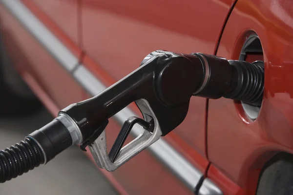 Rotes Auto Tankstelle Mit Kraftstoff Vollgetankt — Stockfoto