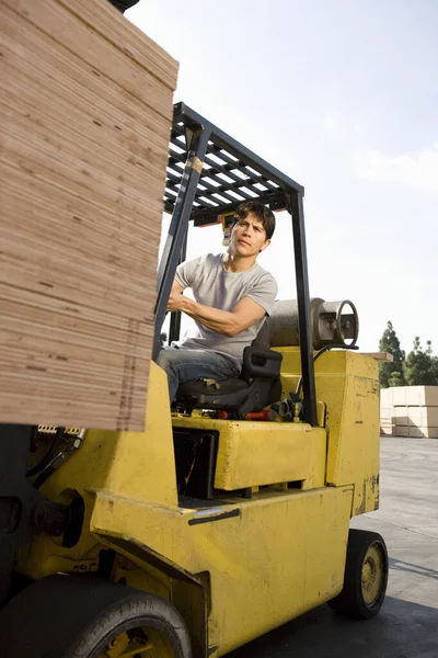 Hombre Adulto Medio Que Conduce Cargador Carretilla Elevadora Almacén — Foto de Stock