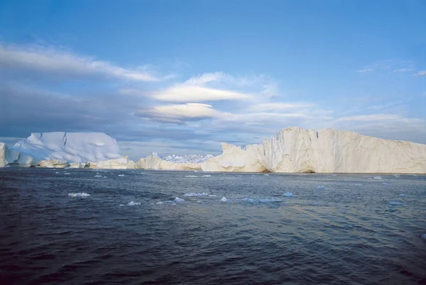 Falaises Glace Contre Ciel Nuageux — Photo