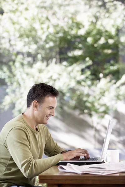 Side View Happy Mature Man Working Laptop — Stock Photo, Image