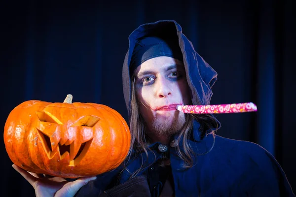 Férfi Ijesztő Halloween Jelmez Gazdaság Tök — Stock Fotó
