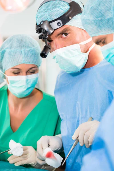 Sjukhus Läkare Kirurgi Team Operationssalen Eller Teater Klinik Som Opererar — Stockfoto