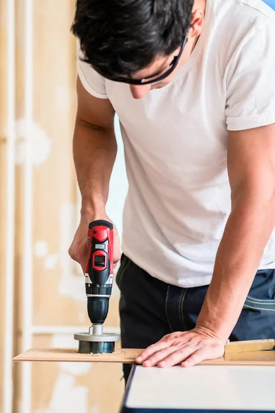 Artesano Hombre Bricolaje Que Trabaja Con Taladro Eléctrico — Foto de Stock