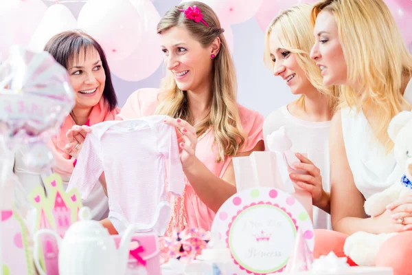 Expecting Mother Presents Baby Shower Party Getting Romper Suit Her — Stock Photo, Image