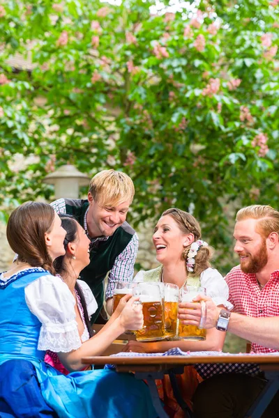 Ive Friends Bavarian Clothes Clinking Beer Glasses Beer Garden — Stock Photo, Image