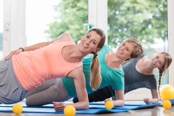 Donne Che Fanno Esercizi Pavimento Pelvico Nel Corso Regressione Postnatale — Foto Stock