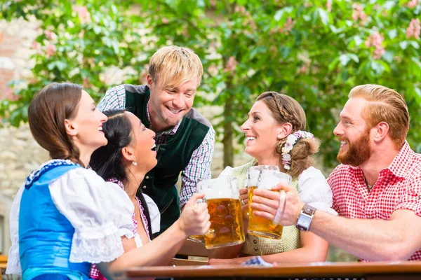 Ive Friends Bavarian Clothes Clinking Beer Glasses Beer Garden — Stock Photo, Image