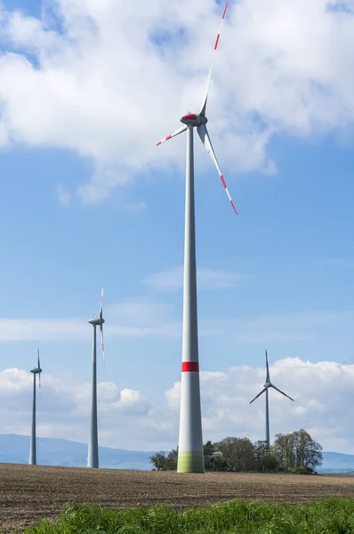 Obnovitelná Energie Jako Větrná Energie Získaná Větrnými Turbínami — Stock fotografie