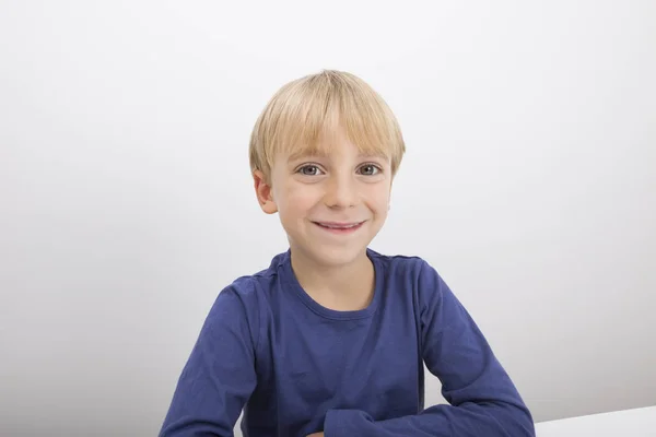 Retrato Menino Sorrindo — Fotografia de Stock