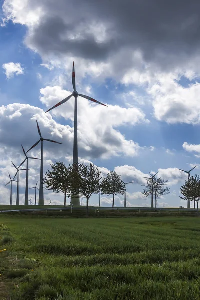 Sötét Felhők Szélenergia Nyereség Felett — Stock Fotó