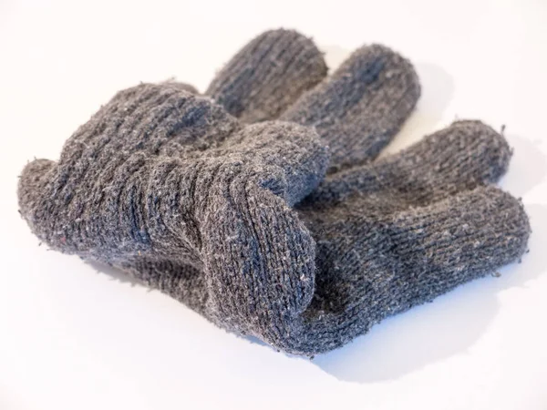 冬季用于手的灰色手套的近照 用来保暖 羊毛和棉质清亮 — 图库照片
