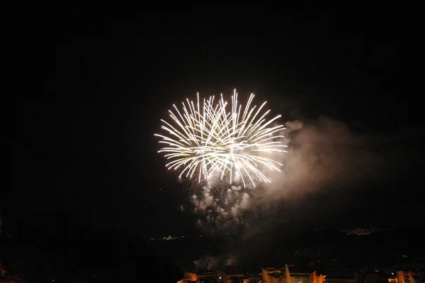 Fesztivál Tűzijáték Égen Pirotechnikai Robbanás — Stock Fotó