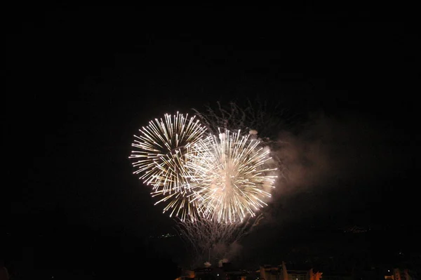 Fuegos Artificiales Del Festival Cielo Explosión Pirotécnica —  Fotos de Stock