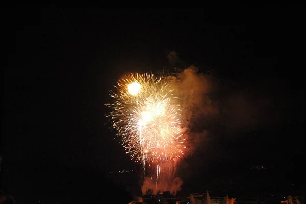 Πυροτεχνήματα Φεστιβάλ Στον Ουρανό Πυροτεχνήματα Έκρηξη — Φωτογραφία Αρχείου