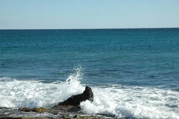 Κύματα Surf Στη Μεσόγειο Θάλασσα Στην Ισπανία — Φωτογραφία Αρχείου