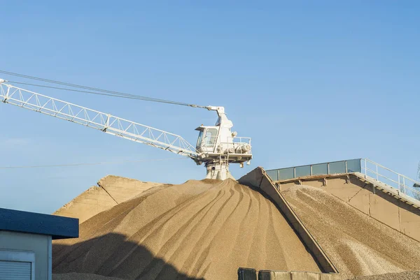 White Derrick Sections Fine Grain Sand Gravel Construction — Stock fotografie