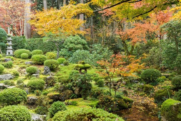 秋天的日本庙宇 — 图库照片