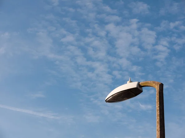 Parte Superior Una Luz Calle Fuera Apagado Durante Día Con — Foto de Stock