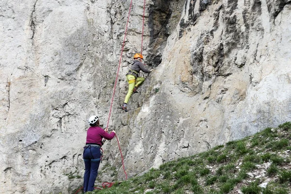 Deux Alpinistes Mur Roche — Photo