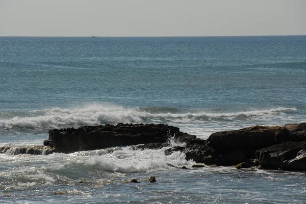 Pobřeží Costa Blanca Vlnami Surfování Španělsko — Stock fotografie
