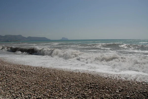 Ακτή Της Κόστα Μπλάνκα Κύματα Και Σερφ Ισπανία — Φωτογραφία Αρχείου