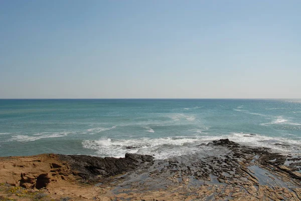 コスタブランカの海岸で波と波と波と波とスペイン — ストック写真