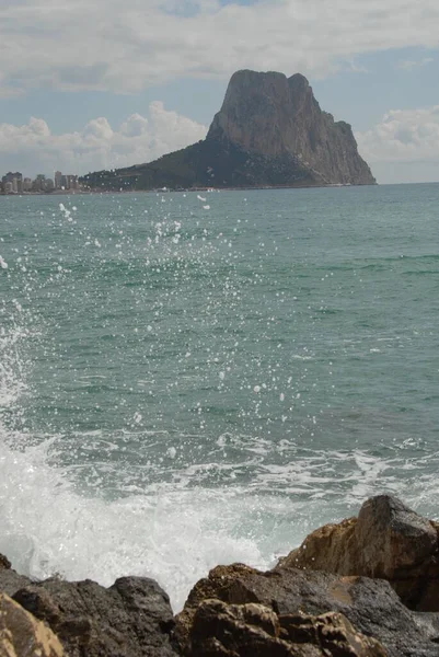 Ακτή Της Κόστα Μπλάνκα Κύματα Και Σερφ Ισπανία — Φωτογραφία Αρχείου