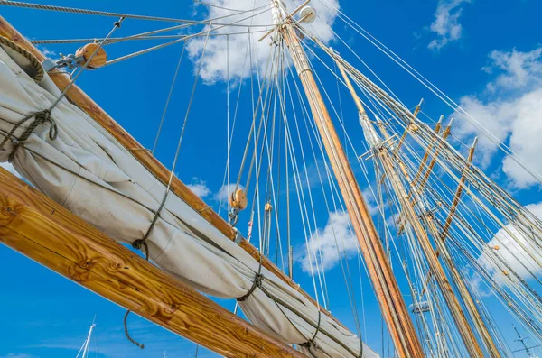 Folded Sail Mast Old Sailboat — Stock Photo, Image