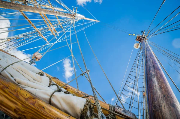 Folded Sail Mast Old Sailboat — Stock Photo, Image