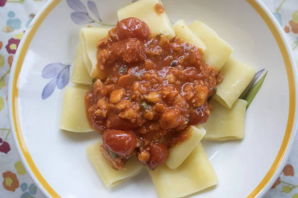 Paccheri Gragnano Ragu Rybnego Sosem Pomidorowym — Zdjęcie stockowe