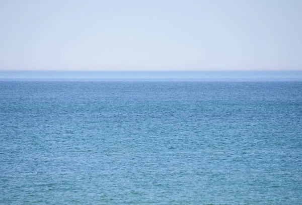 Vista Mar Norte Dia Ensolarado Mola Mar Calmo Com Ondas — Fotografia de Stock