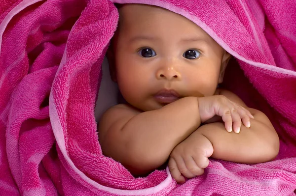 Cute Baby Ręczniku Białym Tle — Zdjęcie stockowe