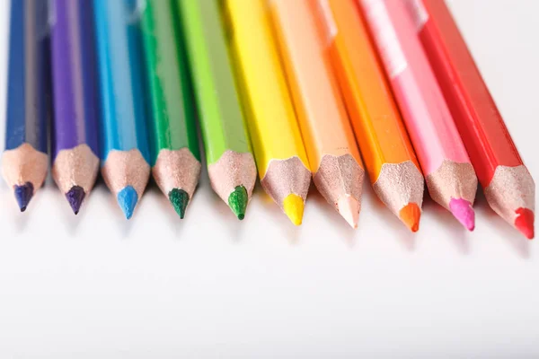 未就学児のための教育機器 着色された鉛筆 クレヨン — ストック写真