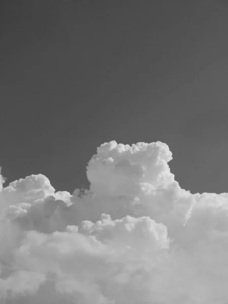 Σύννεφα Στον Ουρανό Την Ημέρα Στόκ Φωτό — Φωτογραφία Αρχείου