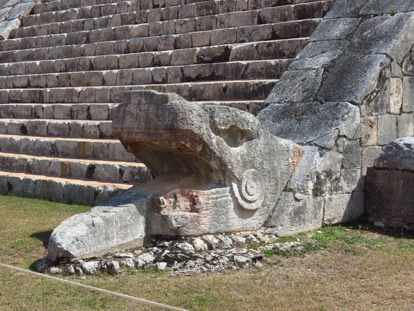 Serpent Pyramidal Chichen Itza — Photo