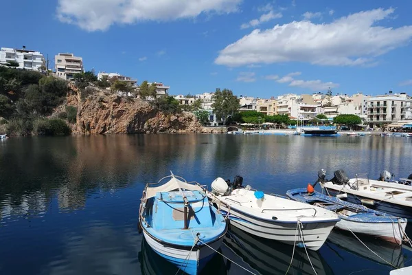 Agios Nikolaos的Voulismeni湖 混凝土 — 图库照片