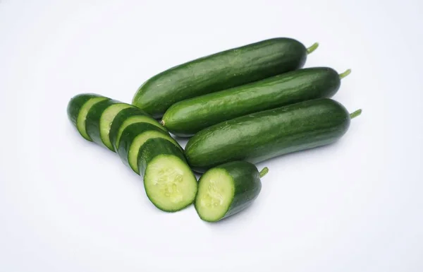 Verse Komkommers Een Witte Achtergrond — Stockfoto