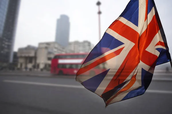 Union Jack Zászló Ikonikus Londoni Tereptárgyak Háttérben Brexit Koncepció — Stock Fotó