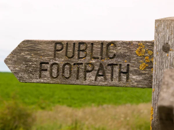 Public Footpath Wooden Sign Leading Way Country — Stock Photo, Image