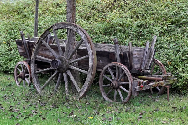 Trävagn Och Trähjul — Stockfoto